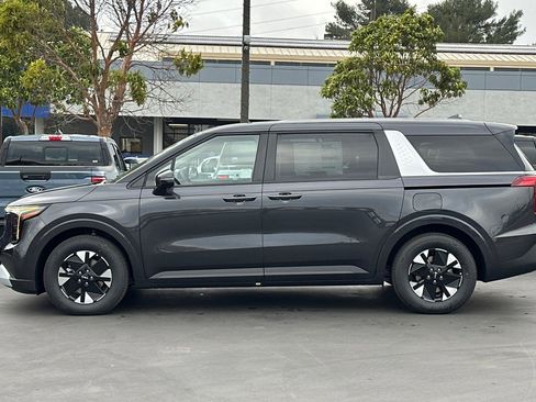 New 2026 Kia Carnival LXS image 7
