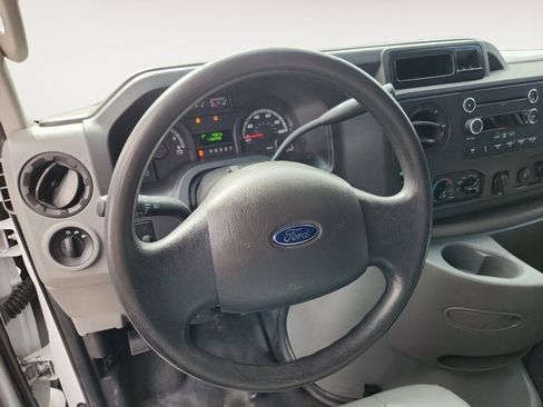 Used 2014 Ford E-150 and Econoline 150 RWD image 12