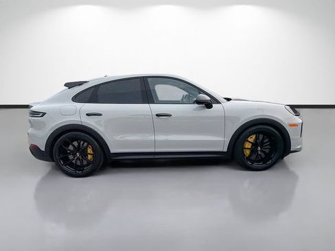Used 2024 Porsche Cayenne Turbo GT AWD/4WD image 2