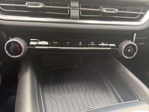 New 2026 Chevrolet Equinox EV LT image 10