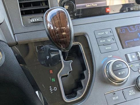 Used 2015 Toyota Sienna Limited image 12