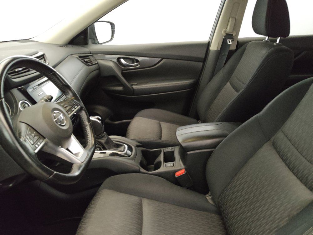 Used 2017 Nissan Rogue SV AWD/4WD image 17