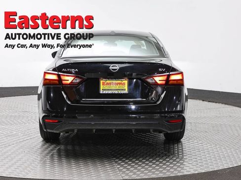 Used 2024 Nissan Altima 2.5 SV FWD image 6