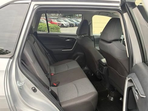 Used 2025 Toyota RAV4 XLE AWD/4WD image 30