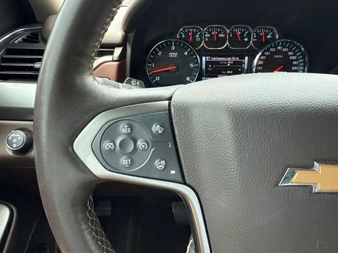 Used 2016 Chevrolet Suburban LTZ RWD image 14