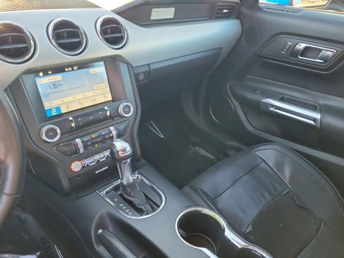 Used 2017 Ford Mustang Premium image 31