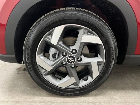 Used 2025 Hyundai Venue SEL FWD image 29