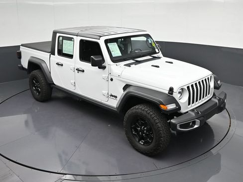 Used 2023 Jeep Gladiator Sport AWD/4WD image 23