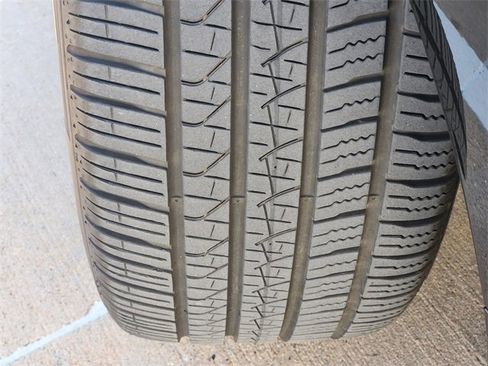 Used 2025 Land Rover Range Rover Velar Dynamic SE image 11