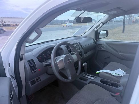 Used 2013 Nissan Frontier S RWD image 9