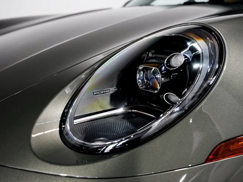 Used 2020 Porsche 911 Carrera 4S AWD/4WD image 36