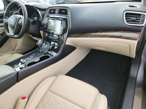 Used 2016 Nissan Maxima Platinum image 16