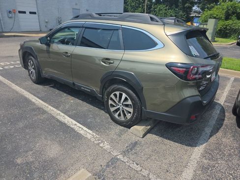 Used 2025 Subaru Outback Premium AWD/4WD image 6
