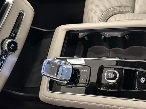 New 2026 Volvo XC90 T8 Ultra w/ Protection Package AWD/4WD image 19