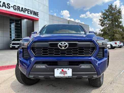 Used 2024 Toyota Tacoma TRD Off-Road w/ TRD Off Road Upgrade Package AWD/4WD image 3