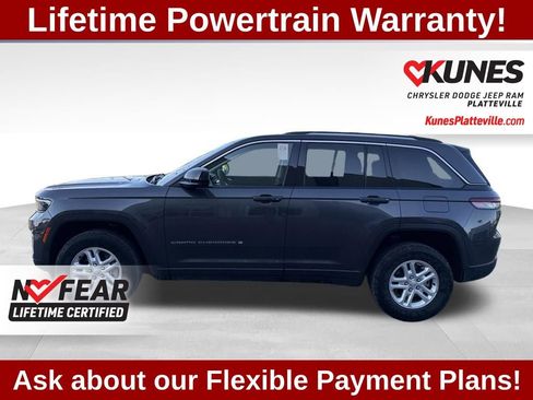 Used 2023 Jeep Grand Cherokee Laredo AWD/4WD image 6