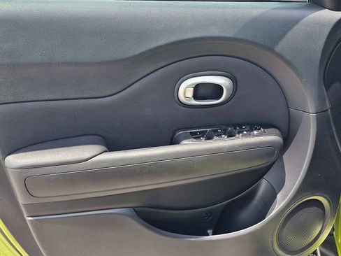 Used 2014 Kia Soul FWD image 16