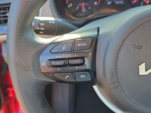 Certified 2022 Kia Rio S image 31