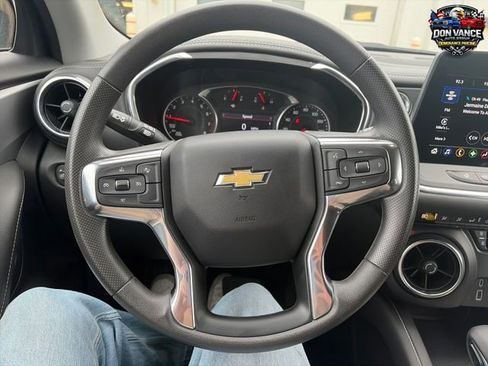 Used 2025 Chevrolet Blazer LT AWD/4WD image 15