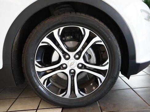 Used 2018 Chevrolet Bolt Premier w/ Driver Confidence II Package FWD image 50