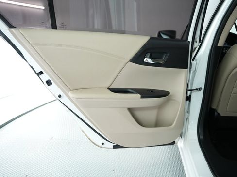 Used 2014 Honda Accord EX-L image 35