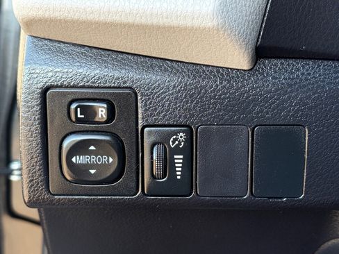 Used 2016 Toyota Corolla LE FWD image 16