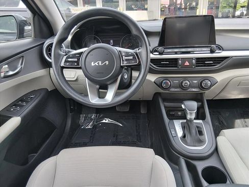 Certified 2023 Kia Forte LXS FWD image 10