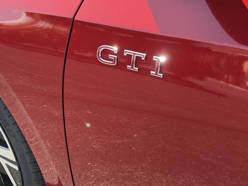 Used 2026 Volkswagen GTI SE FWD image 7