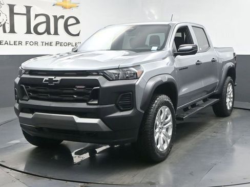 Used 2024 Chevrolet Colorado Trail Boss w/ LPO, Dark Essentials Package image 32