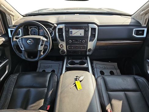 Used 2016 Nissan Titan SL image 10