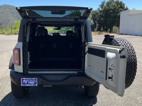 Used 2026 Ford Bronco Badlands AWD/4WD image 14