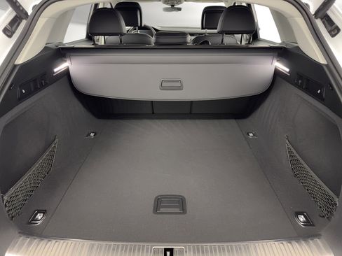 Used 2024 Audi Q8 e-tron Premium Plus image 13