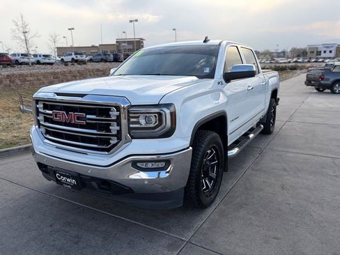 Used 2018 GMC Sierra 1500 SLT image 3