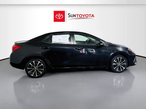 Used 2018 Toyota Corolla SE FWD image 2