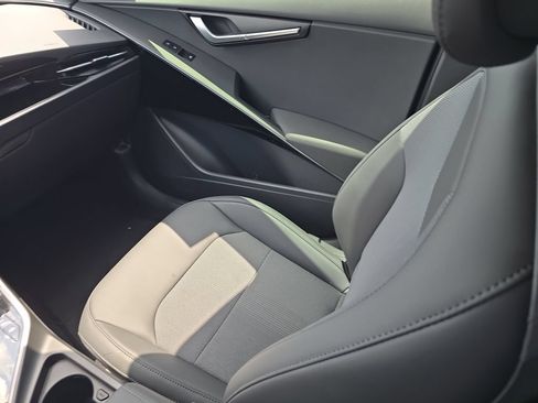 New 2026 Kia Niro Wind FWD image 16