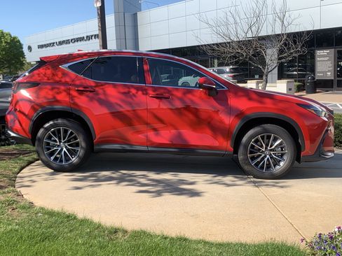 Used 2025 Lexus NX 250 FWD w/ Towing Package (2000 Lbs) image 11