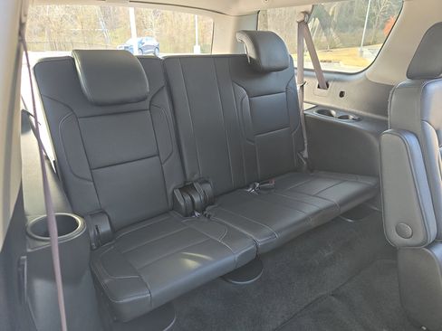 Used 2017 Chevrolet Suburban Premier image 12