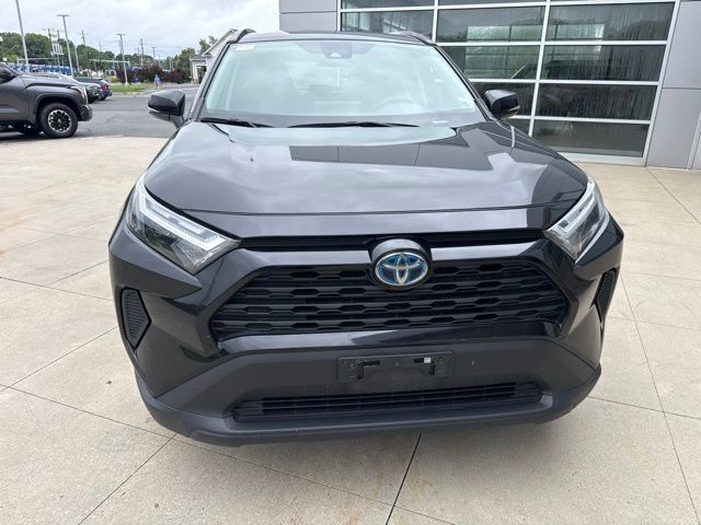 Used 2024 Toyota RAV4 XLE AWD/4WD image 2