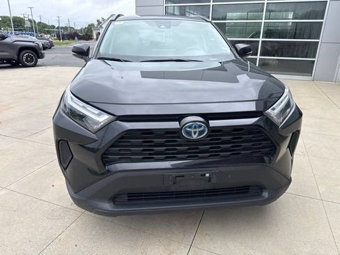 Used 2024 Toyota RAV4 XLE AWD/4WD image 2