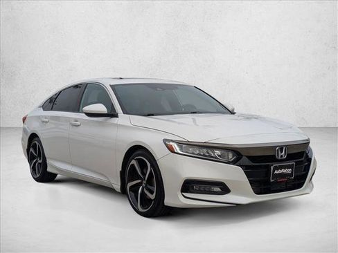 Used 2019 Honda Accord Sport image 3