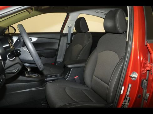 Used 2023 Kia Forte LXS w/ LXS Technology Package FWD image 22