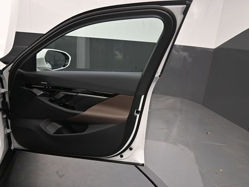 New 2026 BMW 530i w/ Premium Package image 24