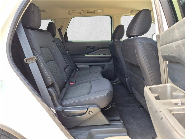Used 2024 Nissan Pathfinder SV FWD image 20