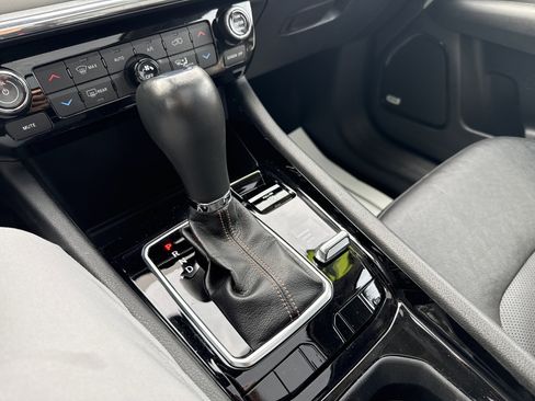 Used 2022 Jeep Compass Limited w/ Sun and Sound Group image 22