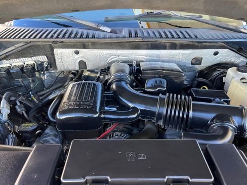 Used 2013 Ford Expedition XLT image 12