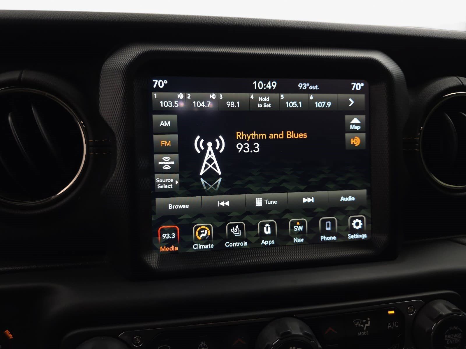 Used 2021 Jeep Wrangler Unlimited Sahara AWD/4WD image 18