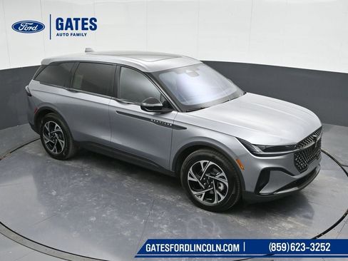 New 2025 Lincoln Nautilus Premier w/ Equipment Group 102A image 44