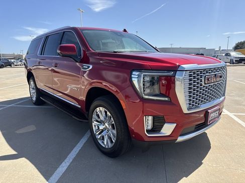 Used 2024 GMC Yukon XL Denali w/ Advanced Technology Package AWD/4WD image 3