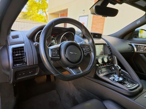 Used 2018 Jaguar F-TYPE R-Dynamic image 17