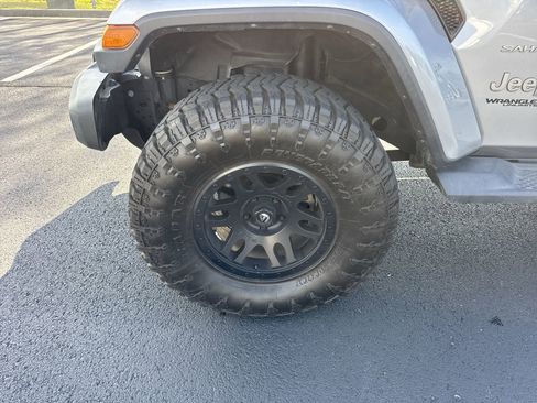 Used 2020 Jeep Wrangler Unlimited Sahara AWD/4WD image 10